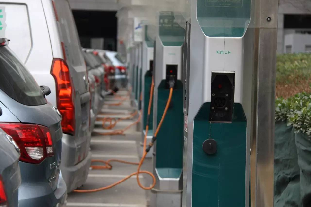 玩車充電支付 被“卡”捆綁的APP也難掩尷尬